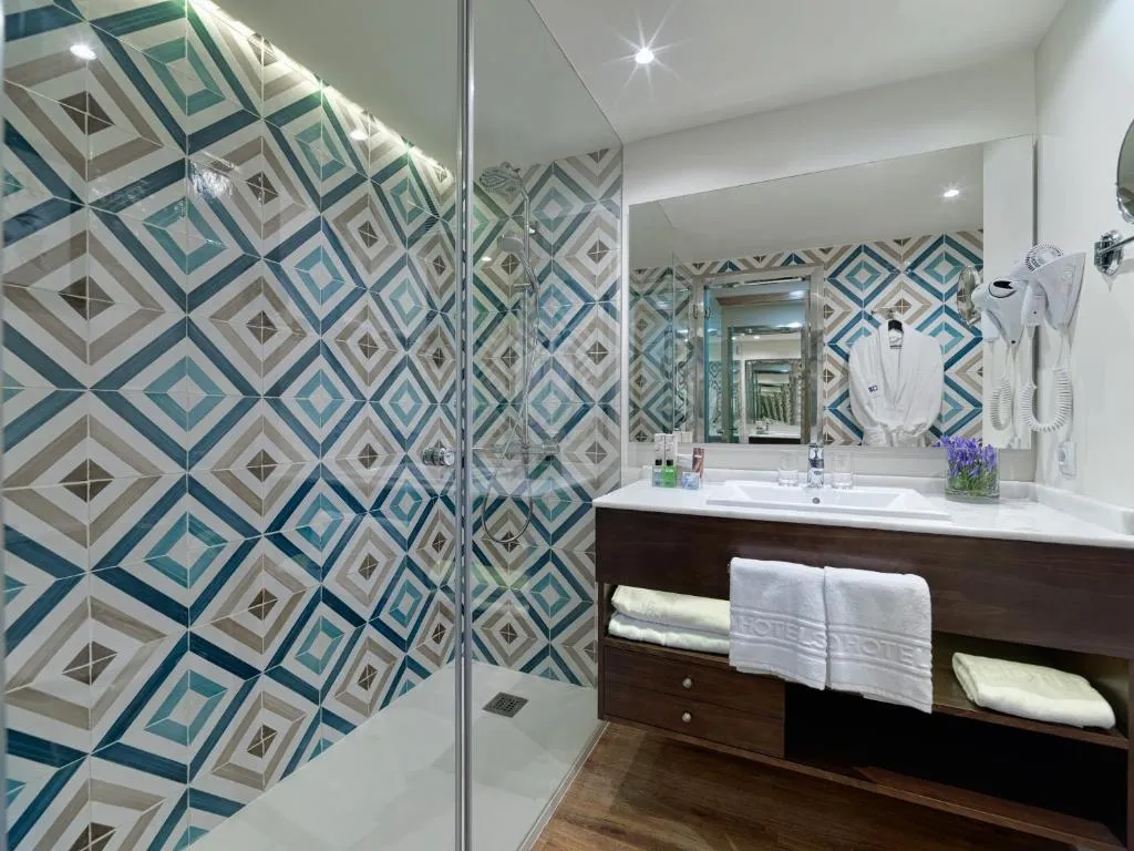 TWIN STANDARD Room, H10 Conquistador, Tenerife