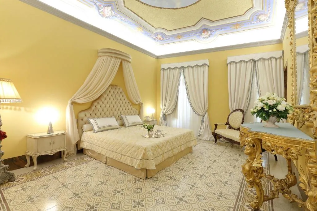 Room, Piazza Pitti Palace, Florence