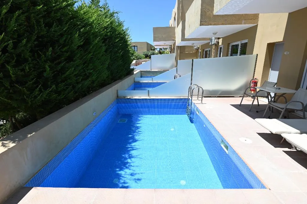SUITE WITH PRIVATE POOL Room, RG Village Crete, Crete