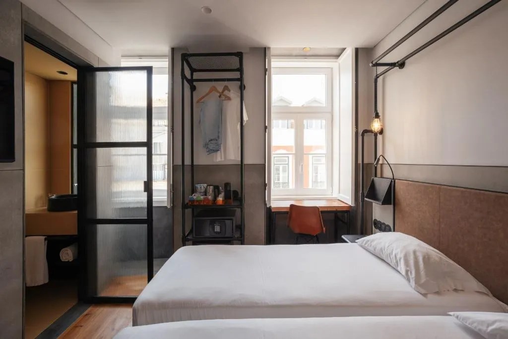 Double or Twin SUPERIOR Room, Inspira Santos Boutique Hotel, Lisbon