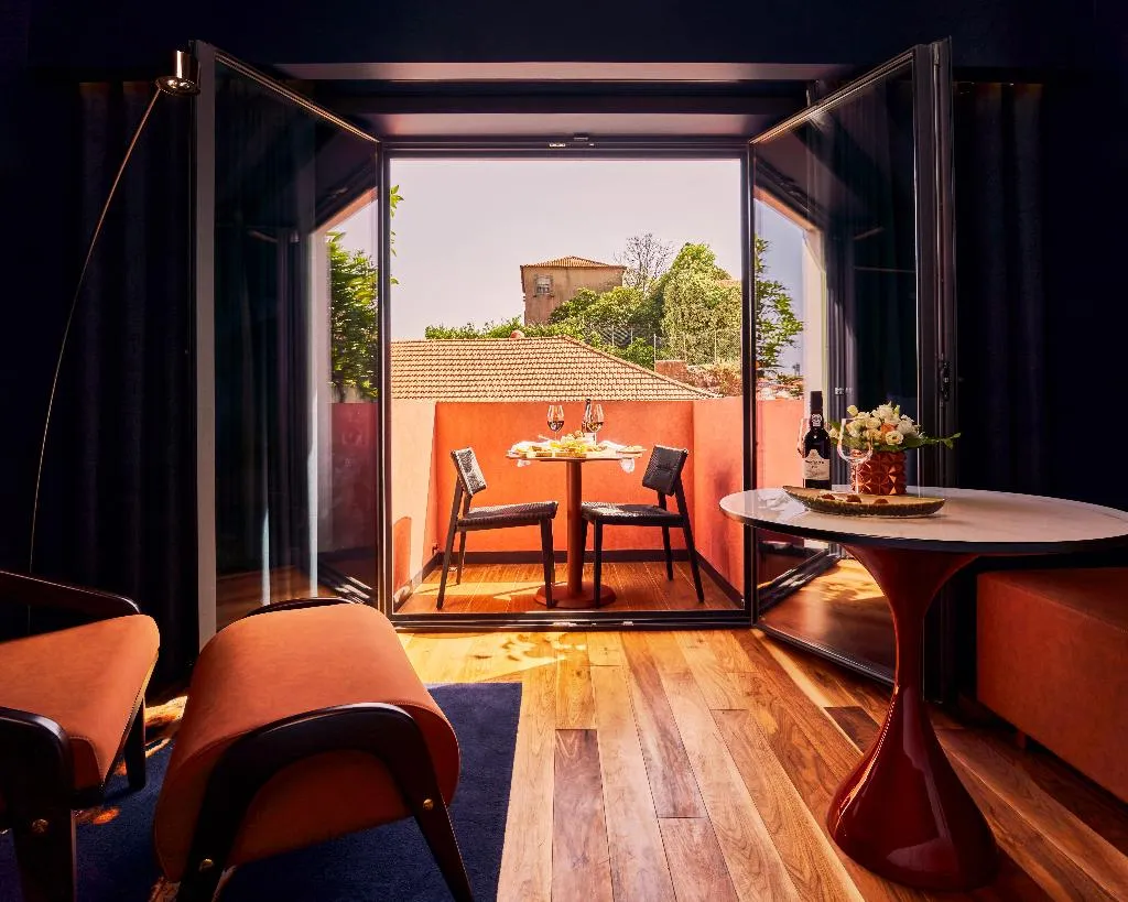 DOUBLE SUPERIOR WITH BALCONY Room, Forte de Gaia Autograph Collection, Porto