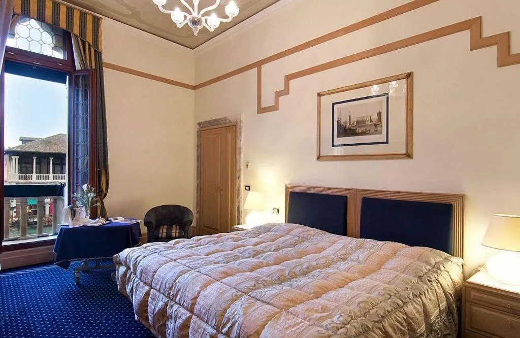 TWIN DELUXE Room, Foscari Palace, Venice
