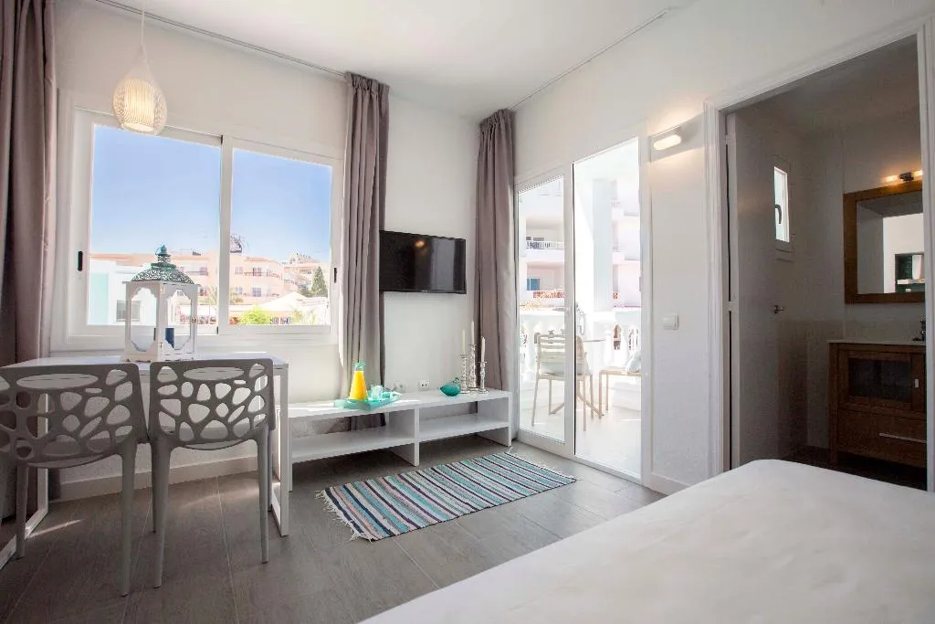 STUDIO POOL VIEW Room, ENDLSS Ibiza, Ibiza