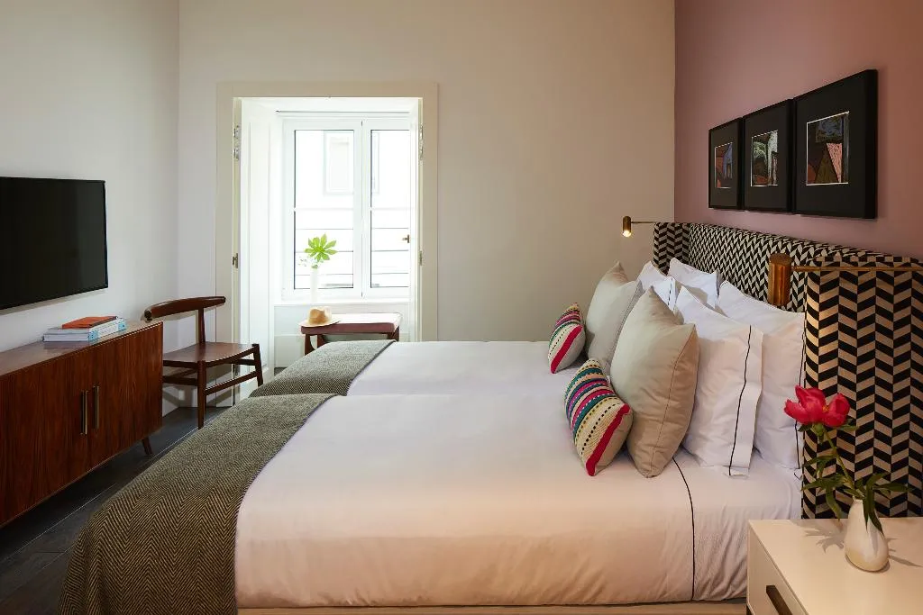 APARTMENT TWO BEDROOMS Room, The Lumiares, Lisbon