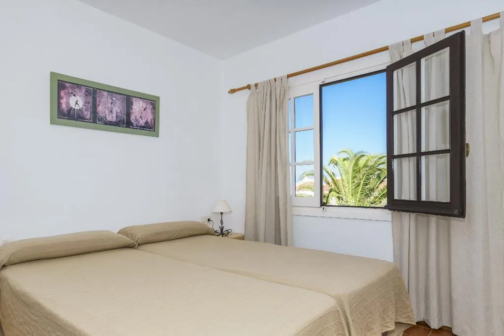 APARTMENT TWO BEDROOMS Room, Apartamentos Posidonia, Menorca