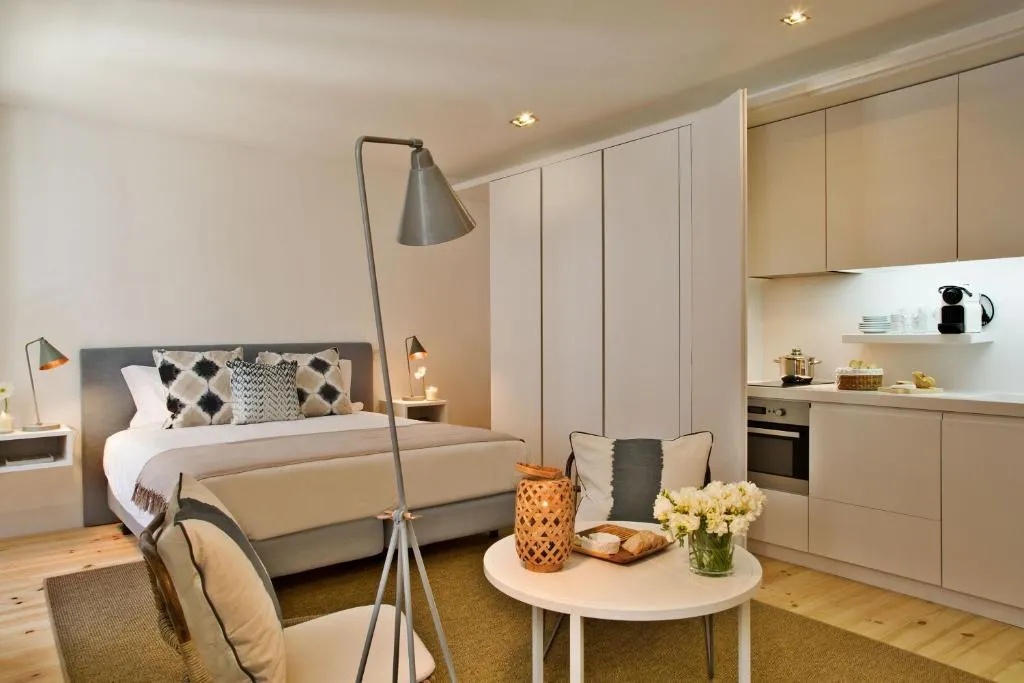 STUDIO SUPERIOR Room, Lisbon Five Stars Apartments Combro 77, Lisbon