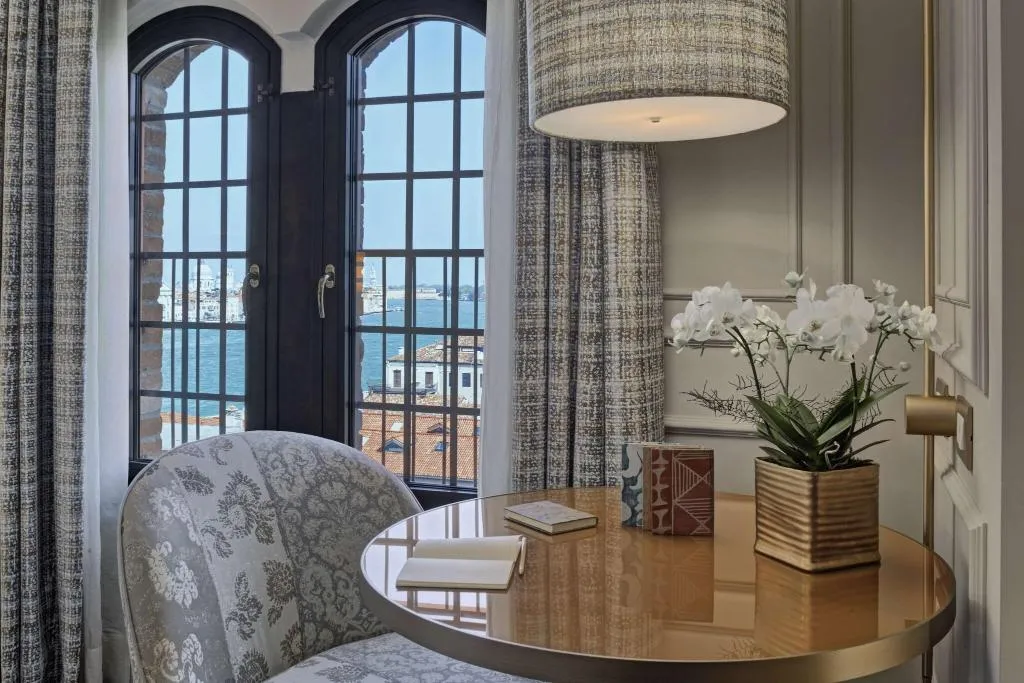 Room, Hilton Molino Stucky Venice, Venice