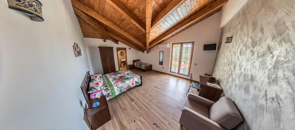 Room, La Mortella, Naples