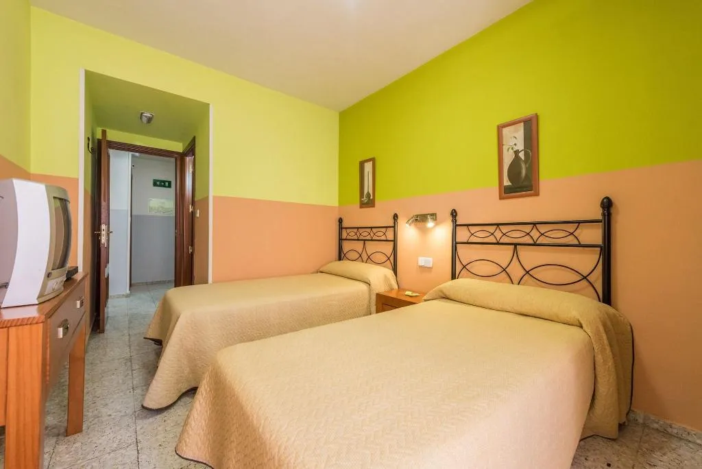 Room, Hostal Arkanta, Madrid