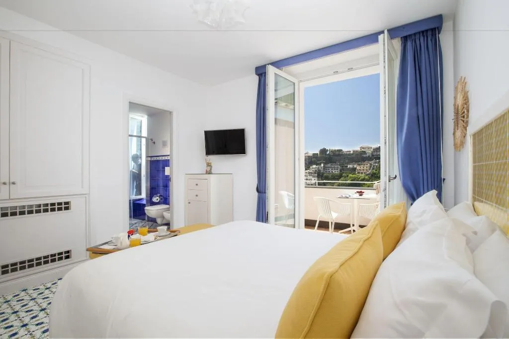 Room, Il Moro Di Positano, Naples