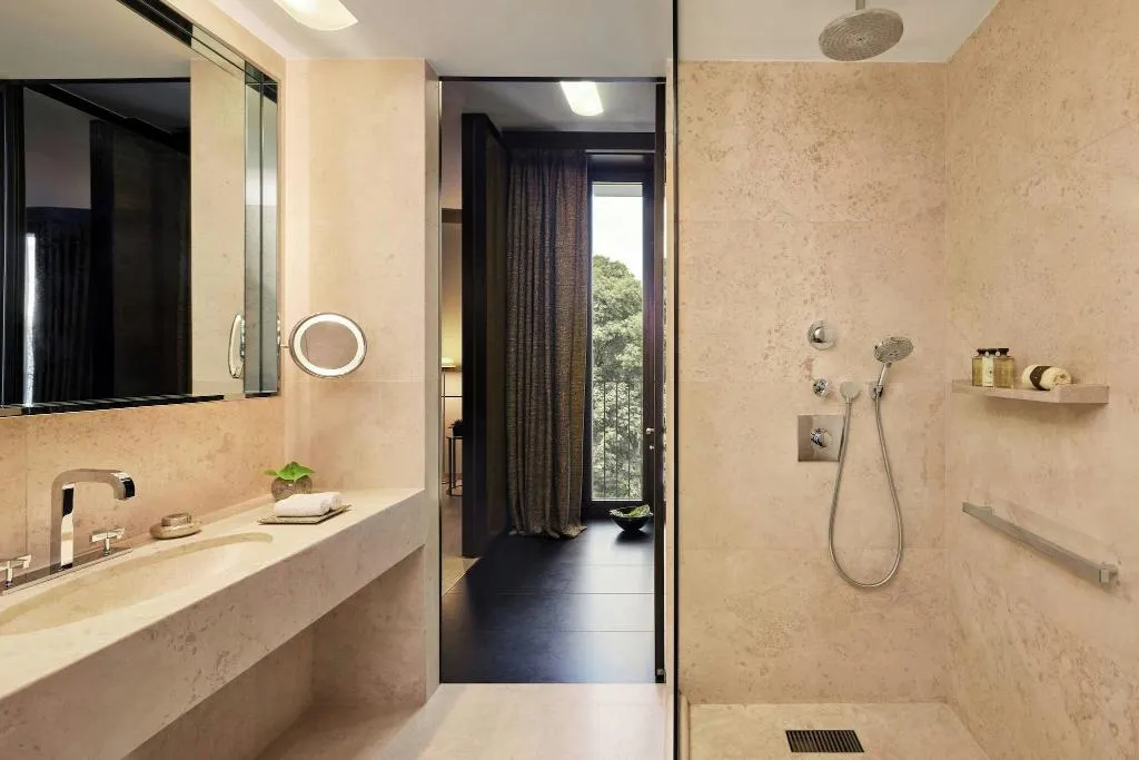 DOUBLE DELUXE KING BED Room, Bulgari Milan, Milan
