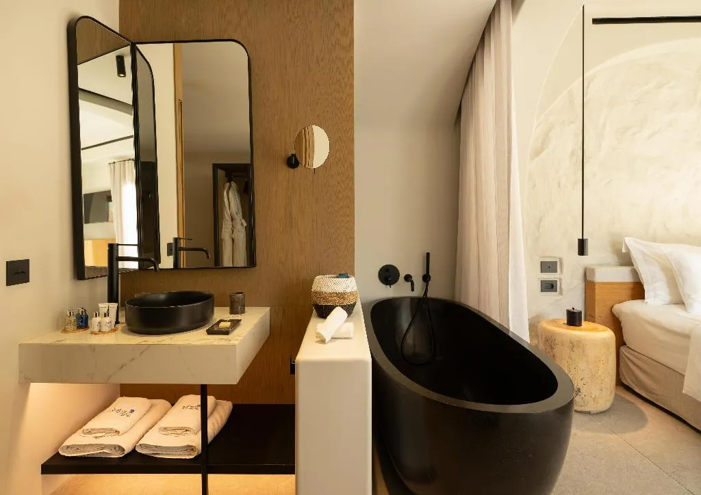 JUNIOR SUITE WITH TERRACE Room, Radisson Blu Zaffron Resort, Santorini