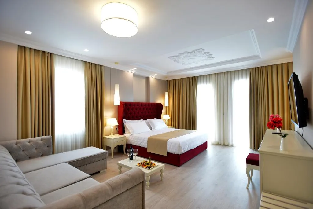 JUNIOR SUITE CLASSIC ONE BEDROOM Room, Flower Garden Hotel, Durres