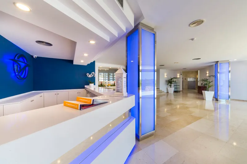 Lobby, Globales Mediterrani, Menorca