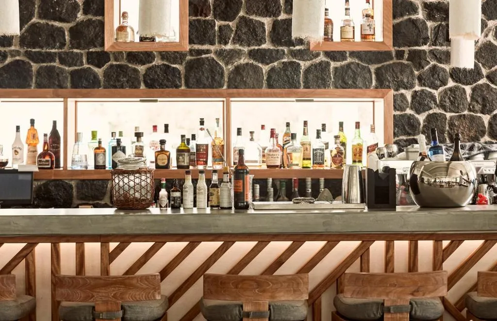 Bar, Costa Grand Resort & Spa, Santorini