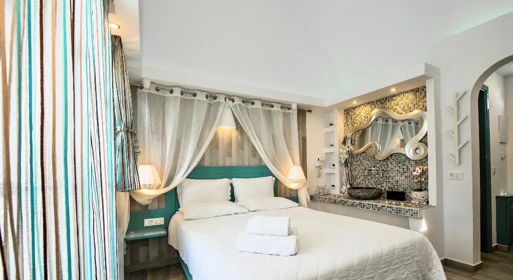 STUDIO SUPERIOR GARDEN VIEW Room, Anastasia Princess Luxury Beach Residence, Santorini