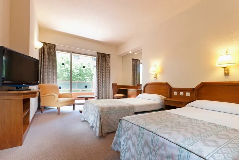 TWIN STANDARD Room, Senator Barajas, Madrid