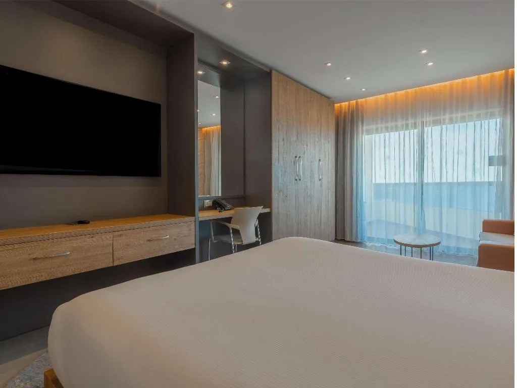 FAMILY ROOM SEA VIEW Room, DoubleTree by Hilton Malta, Malta