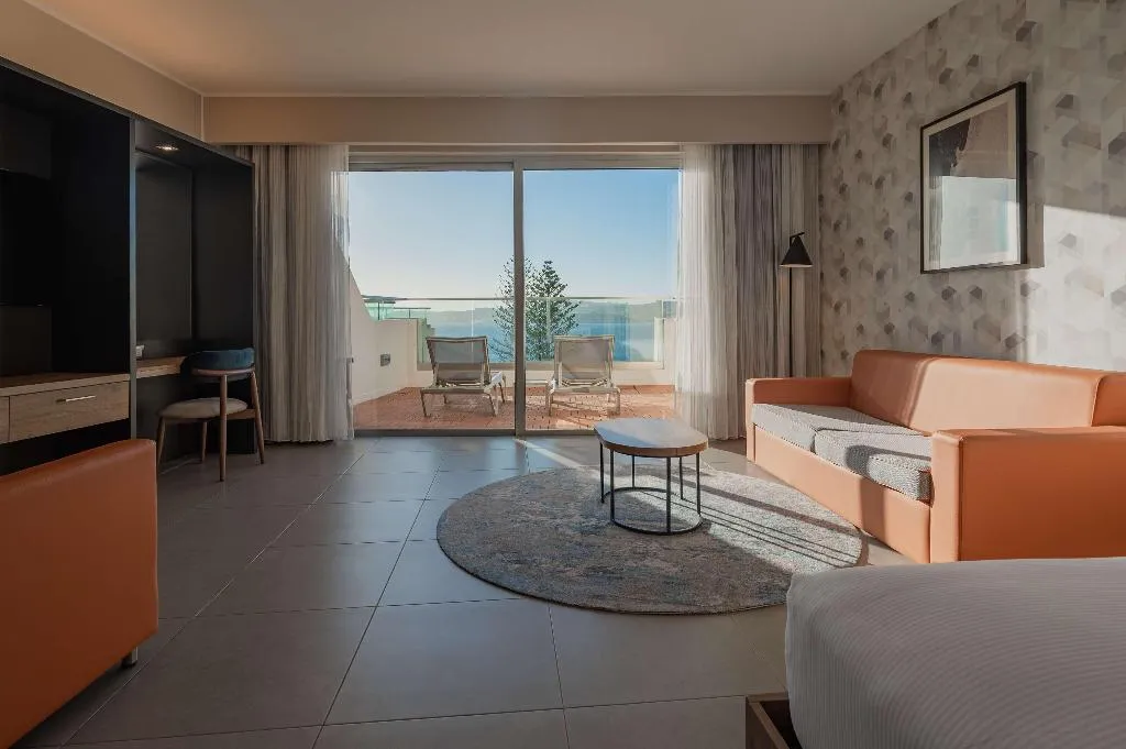 FAMILY ROOM SEA VIEW Room, DoubleTree by Hilton Malta, Malta