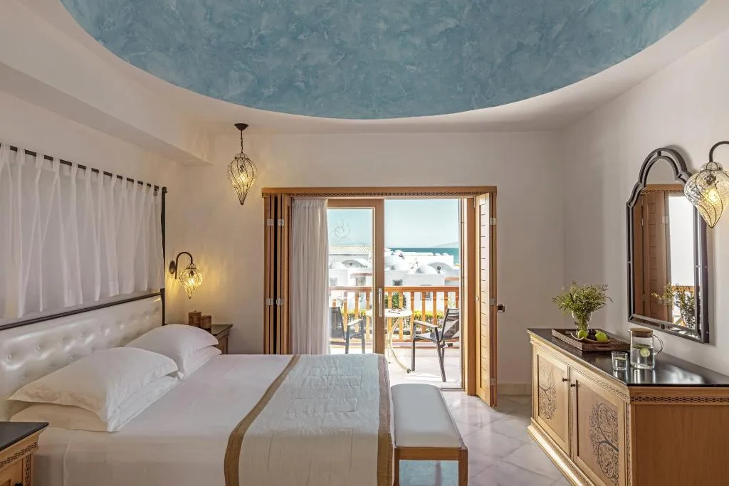 FAMILY ROOM WITH JACUZZI Room, Mitsis Selection Blue Domes, Kos