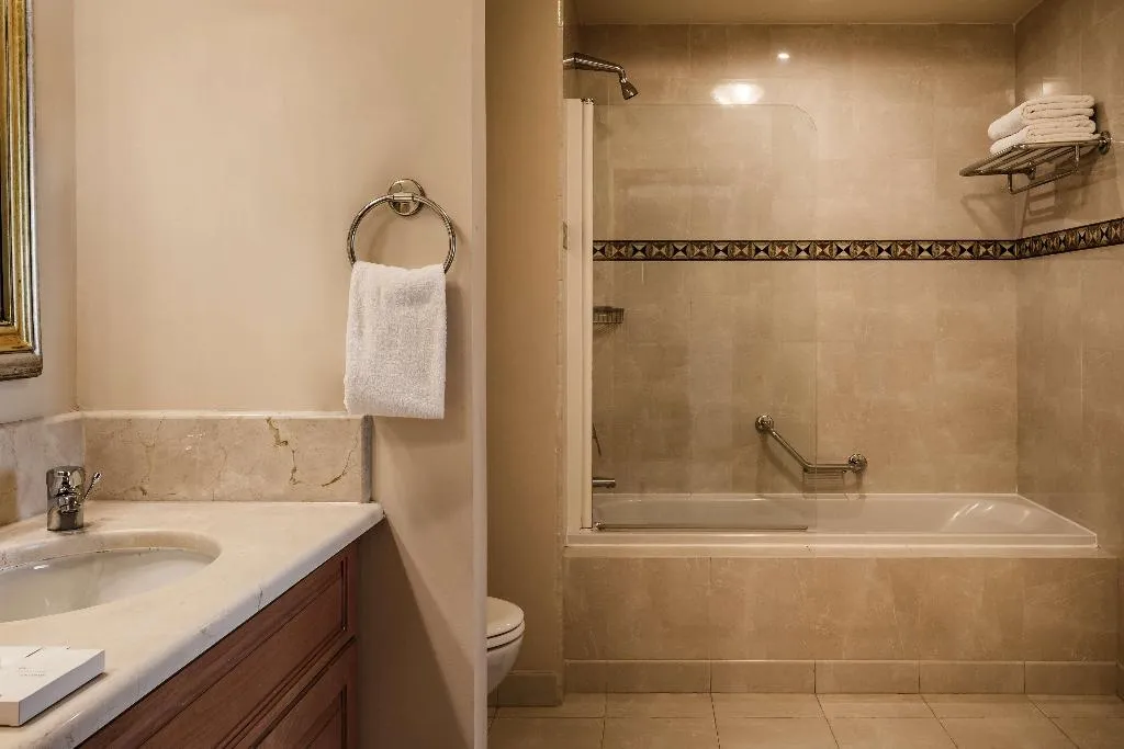 SUITE SEA VIEW TWO BEDROOMS Room, Radisson Blu Resort & Spa Golden Sands, Malta