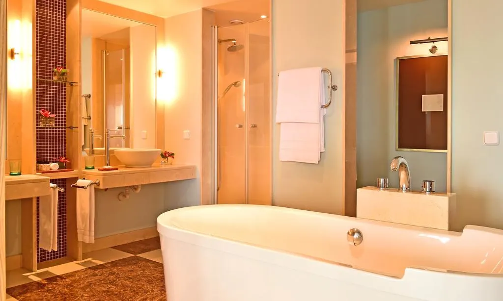 JUNIOR SUITE CAPACITY 3 Room, Pestana Carlton Madeira Premium Ocean Resort, Madeira