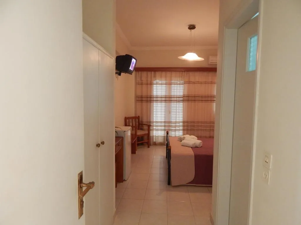 Double or Twin STANDARD Room, Petra Nera, Santorini