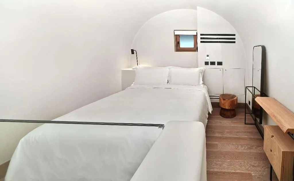 Room, Radisson Blu Zaffron Resort, Santorini