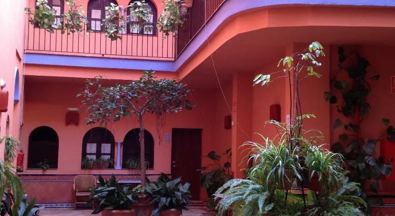 General view, Patio de la Alameda, Seville