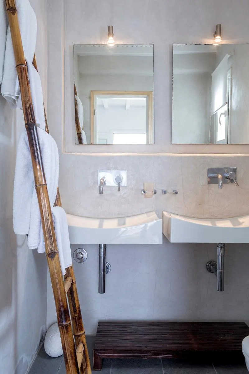SUITE WITH JACUZZI Room, Ostraco Suites, Mykonos