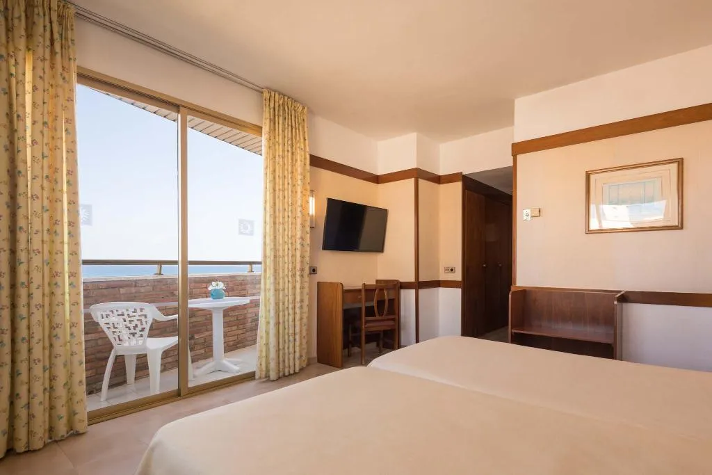 QUADRUPLE STANDARD Room, htop Royal Sun, Costa Brava