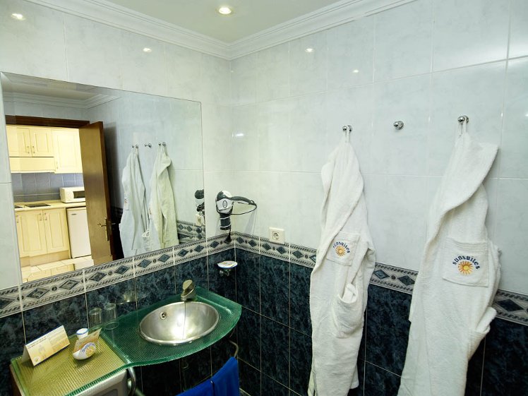 Bathroom, Sunsuites Lufesa, Gran Canaria