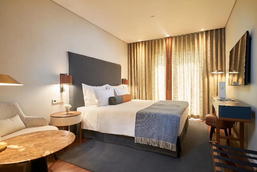 DOUBLE SUPERIOR Room, PortoBay Flores, Porto
