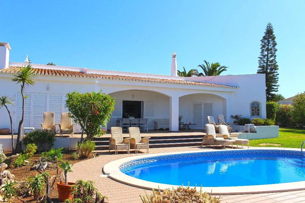 TOWNHOME FOUR BEDROOMS WITH PRIVATE POOL Room, Rocha Brava Village Resort, Algarve