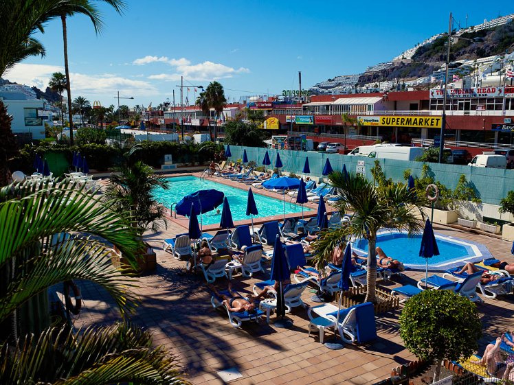 Pool area, Sunsuites Lufesa, Gran Canaria
