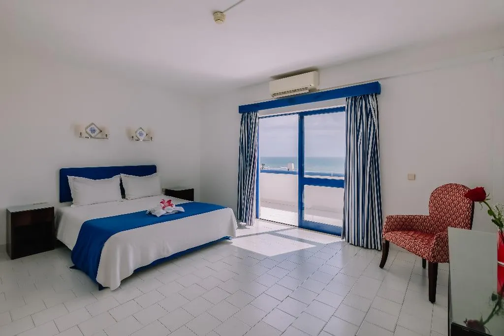 APARTMENT CAPACITY 4 TWO BEDROOMS Room, Grand Muthu Oura View Beach Club, Algarve