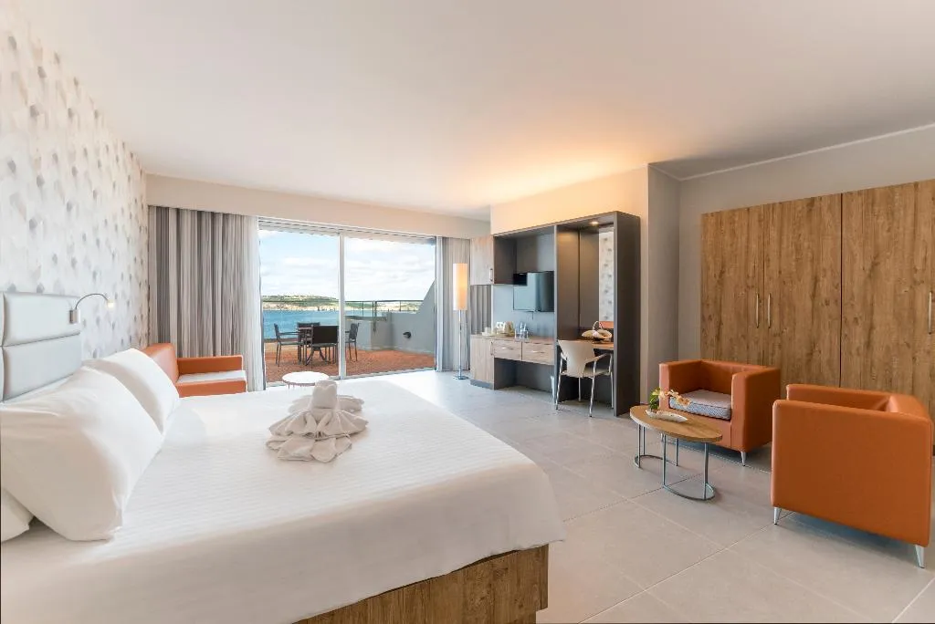 SUITE STANDARD Room, DoubleTree by Hilton Malta, Malta