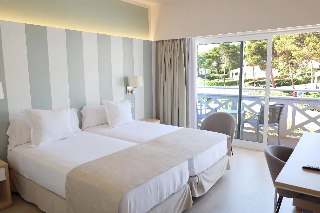 DOUBLE WITH BALCONY Room, Seth Santo Tomas, Menorca
