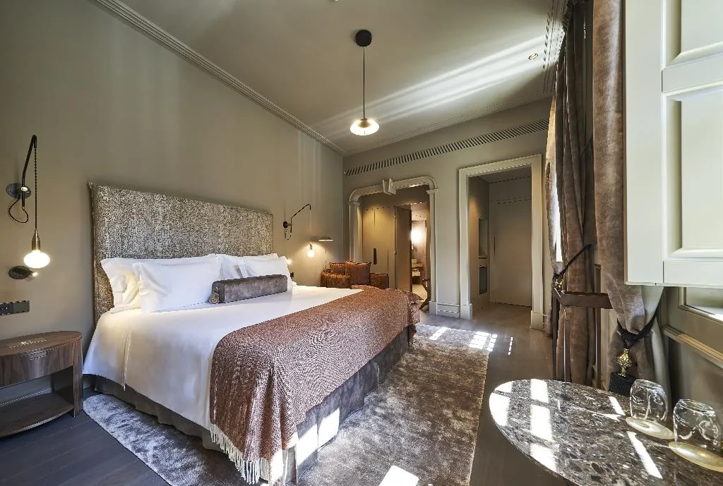 Double or Twin CLASSIC GARDEN VIEW Room, PortoBay Flores, Porto