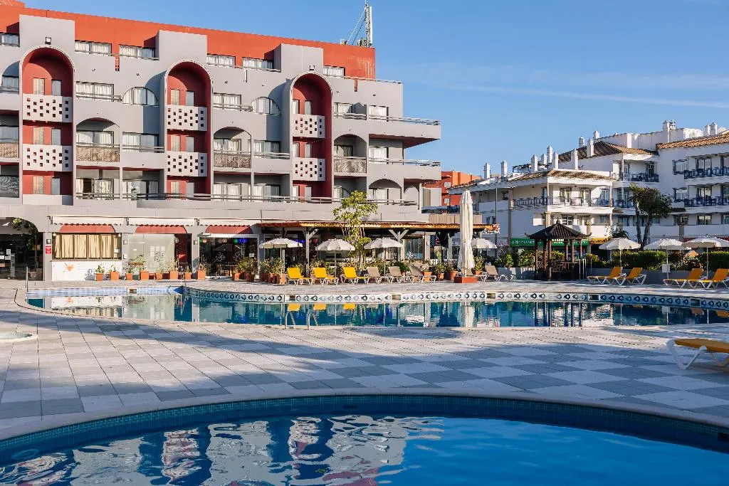 Pool, Muthu Oura Praia Hotel, Algarve