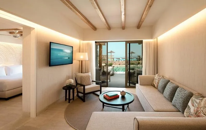 SUITE WITH PRIVATE POOL Room, Mitsis Selection Rinela, Crete