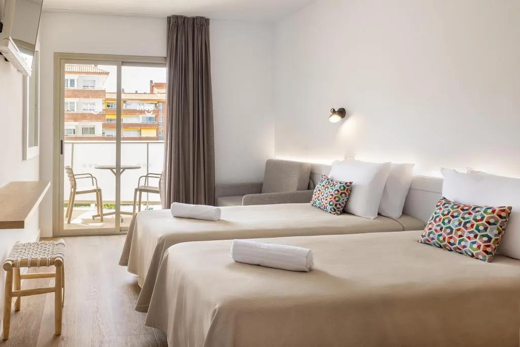 QUADRUPLE STANDARD Room, htop Amatista, Costa Brava