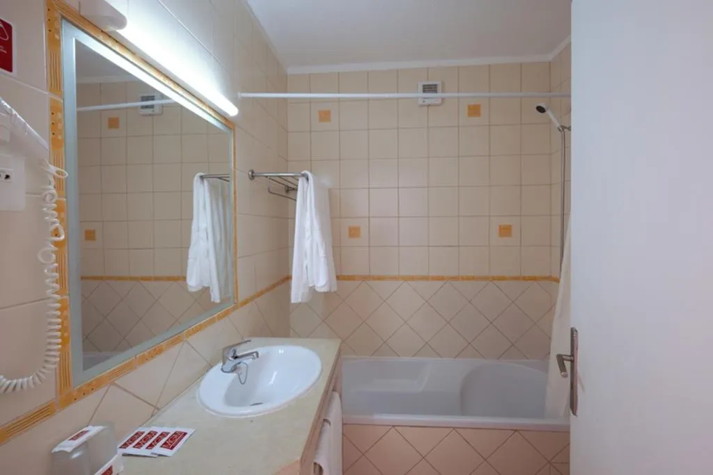 Room, Muthu Clube Praia da Oura, Algarve