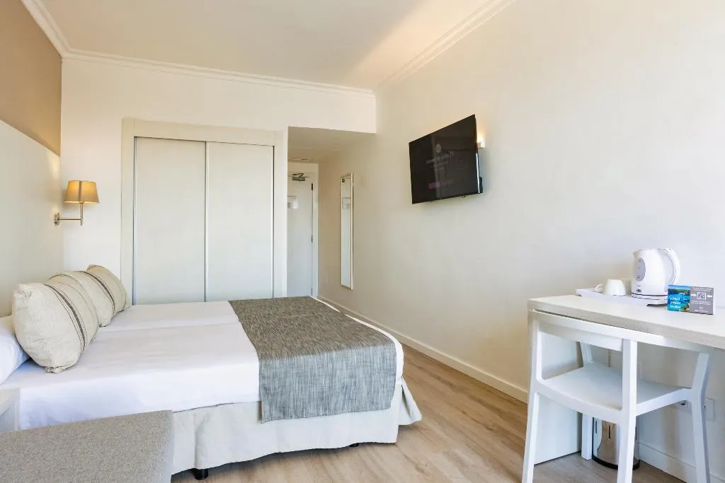 Double or Twin SIDE SEA VIEW Room, Minura Sur Menorca, Menorca