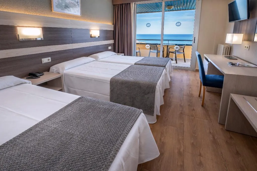 Double or Twin SEA VIEW CAPACITY 3 Room, 4R Playa Park, Costa Dorada