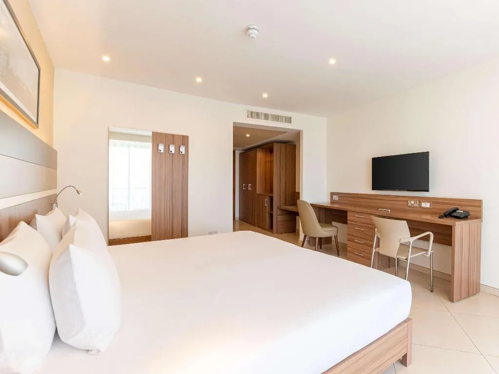 Room, DoubleTree by Hilton Malta, Malta