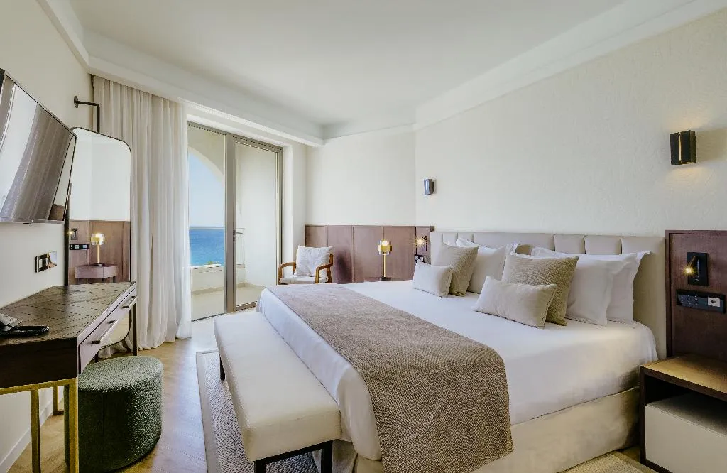 SUITE GRAND Room, Golden Coast Beach Hotel, Cyprus