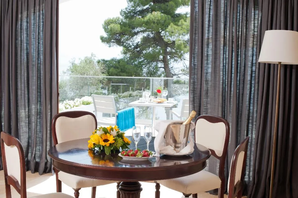 FAMILY ROOM WITH PRIVATE POOL Room, Corfu Holiday Palace Hotel, Corfu