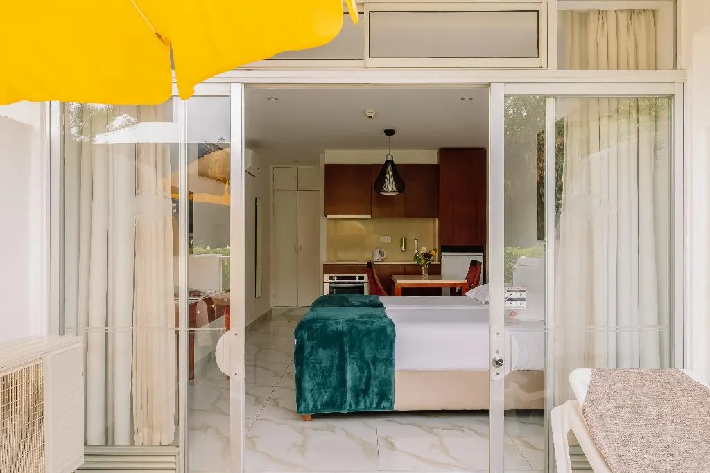 STUDIO WITH TERRACE Room, Muthu Clube Praia da Oura, Algarve