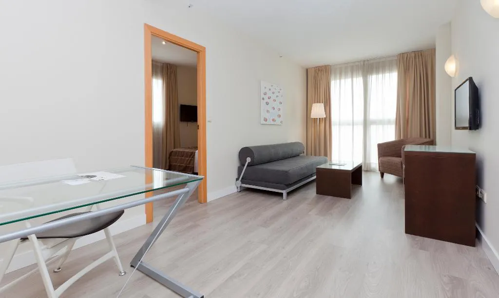 FAMILY ROOM CAPACITY 4 Room, Vertice Sevilla, Seville